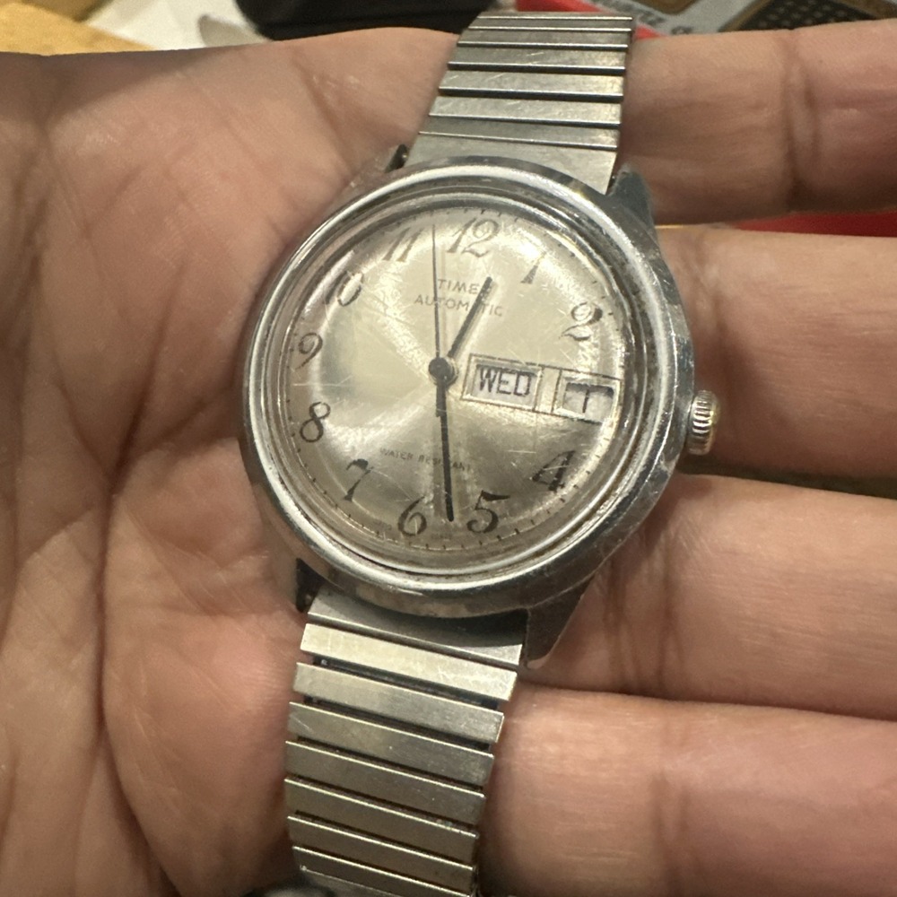 Works 1979 Vintage Timex Automatic Day Date Silver-Tone Mens Watch 38mm Fit 8in - Picture 2 of 9
